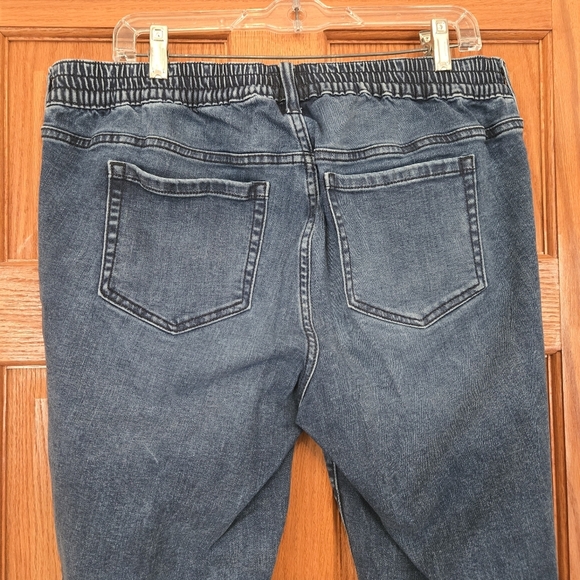 Pull-On Boyfriend Straight Super Soft Mid-Rise Jean size 0R - Picture 5 of 7